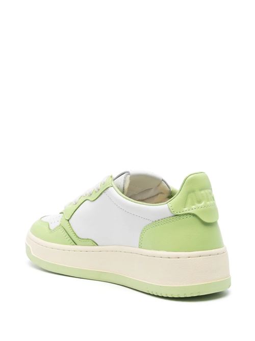 Sneaker in pelle scamosciata di vitello verde Autry | AULWWB42WHT/SNAP GRN